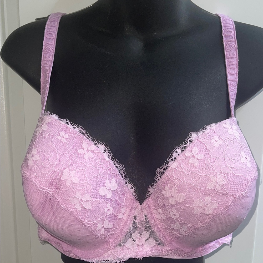 Victoria’s Secret NEW  NWOT dream angels lined demi 38Dd Lace Bra in Lavender
